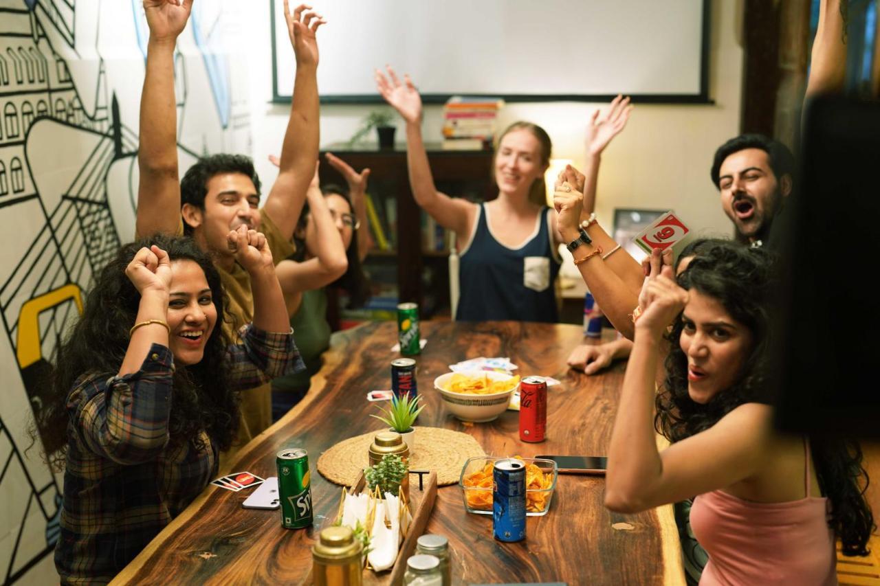 מומביי Gosolo Stays Bandra Hostel מראה חיצוני תמונה